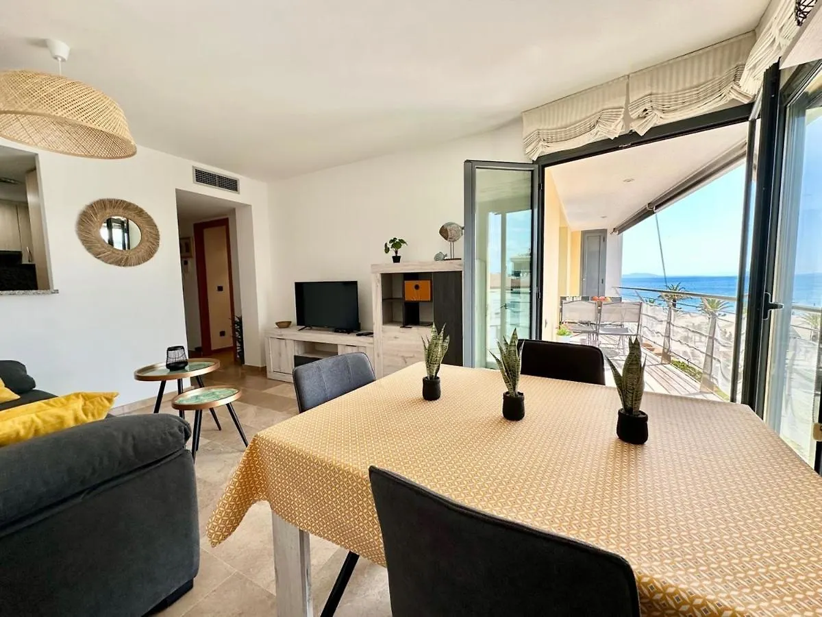 Marina Park Roses Apartment